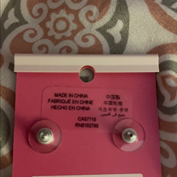 NWT KATE SPADE STUD EARRINGS - Picture 2 of 3